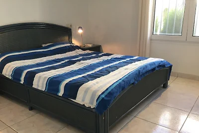 Villa am Meereskanal mit Wallbox