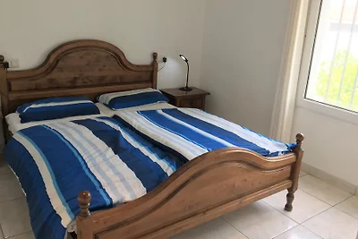 Villa am Meereskanal mit Wallbox