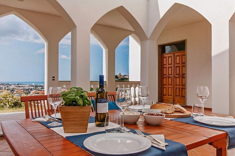 Dine with views to the Adriatic Coast