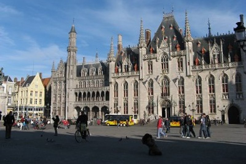 oder ins herrschaftliche Brugge mit seiner sehenswerten mittelalterlichen Architektur.