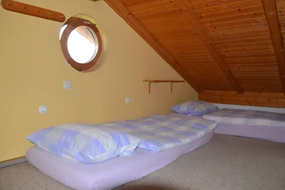 Ferienhaus mit Pool in Pfreimd