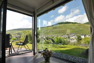 Ferienwohnungen am Moselufer Zell