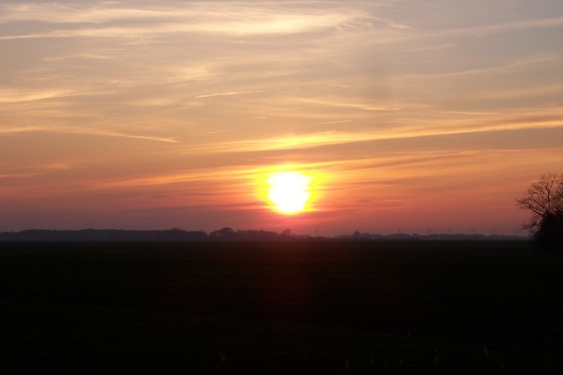 Sonnenuntergang über Felder