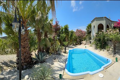 Haus  am Berg mit Meerblick + Pool