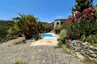 Haus  am Berg mit Meerblick + Pool