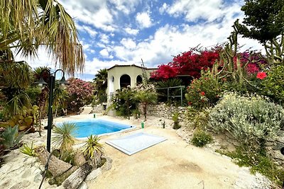 Haus  am Berg mit Meerblick + Pool