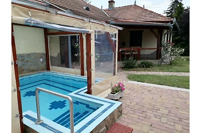  Ferienhaus mit Pool
