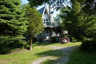 Lakeview Cottage Retreat