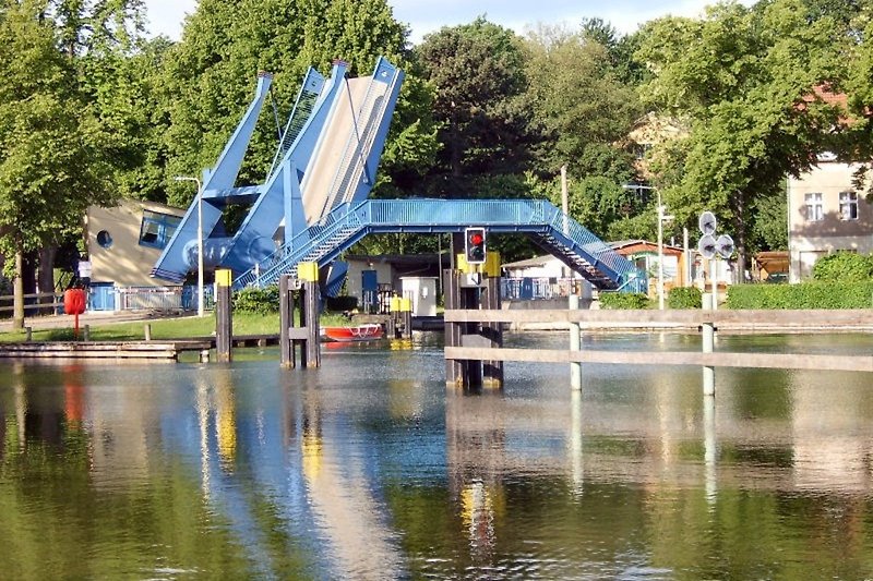 die Woltersdorfer Schleusenbrücke