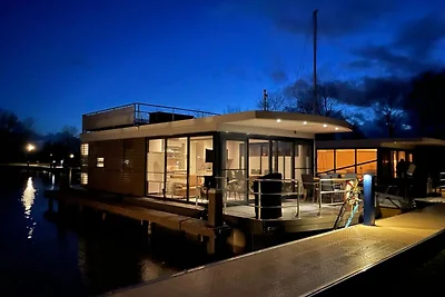 HouseBoat MeerZon, am Wasser geleg