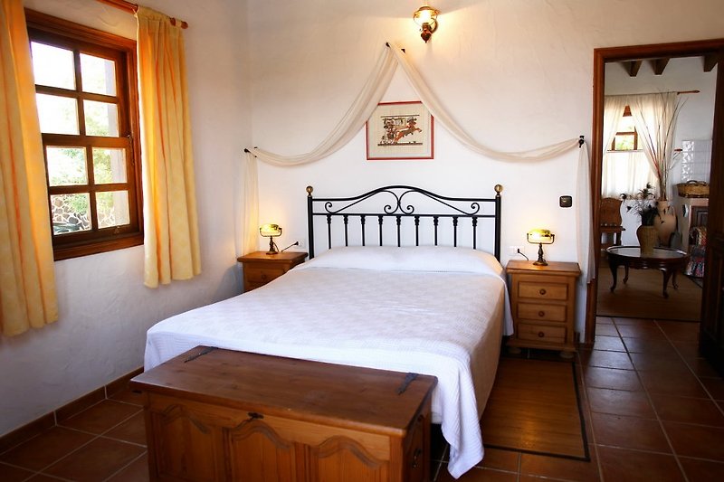 3. Schlafzimmer mit Doppelbett