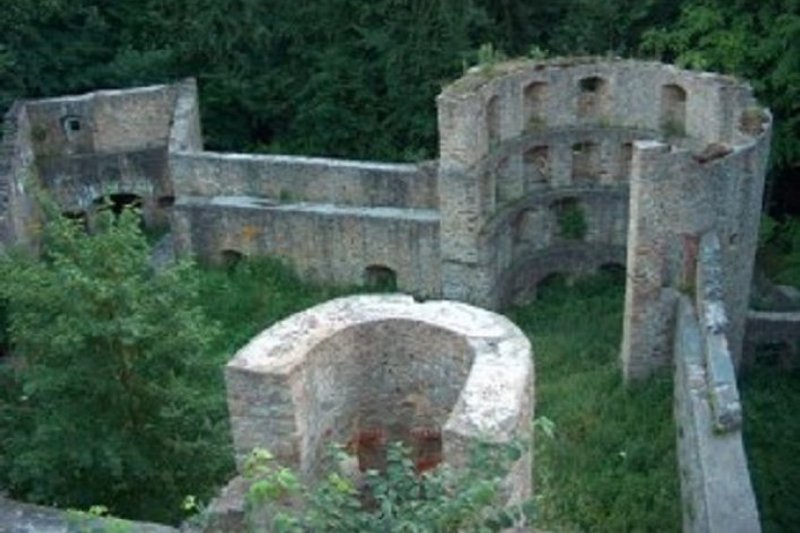 Ruine Kürnburg im Wald