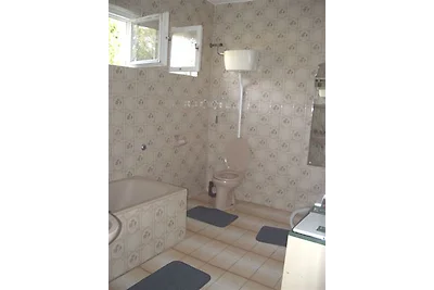 E 315 - Ferienhaus mit Pool