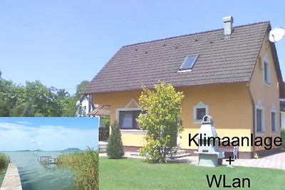 E 200 Ferienhaus direkt am See