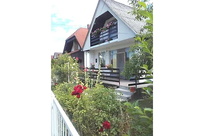 Ferienhaus mit Pool + WLan