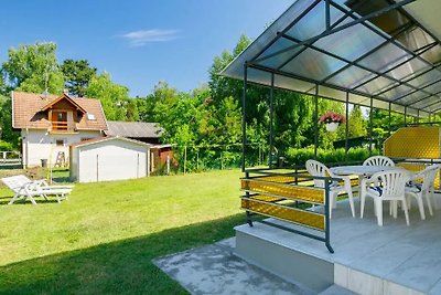 E 296 Ferienhaus mit Pool