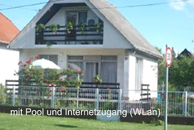 Ferienhaus mit Pool + WLan