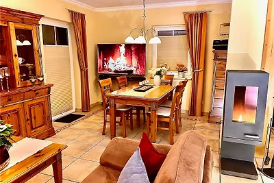 Casa di canne in riva al mare