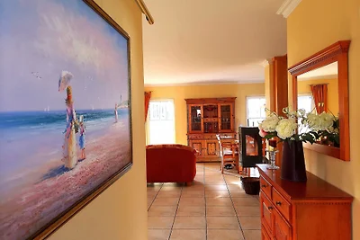 Casa di canne in riva al mare