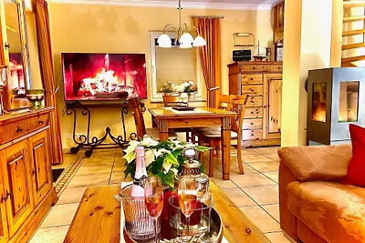 Casa di canne in riva al mare