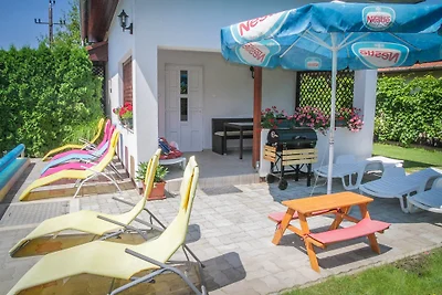 Ferienhaus Csorba mit Klima & Pools