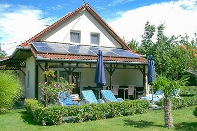 Ferienhaus Csorba mit Klima & Pools