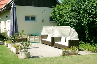 Ferienhaus Csorba mit Klima & Pools