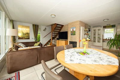 FH m. Fahrrädern u. Strandkabine