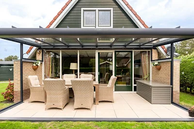 FH m. Fahrrädern u. Strandkabine
