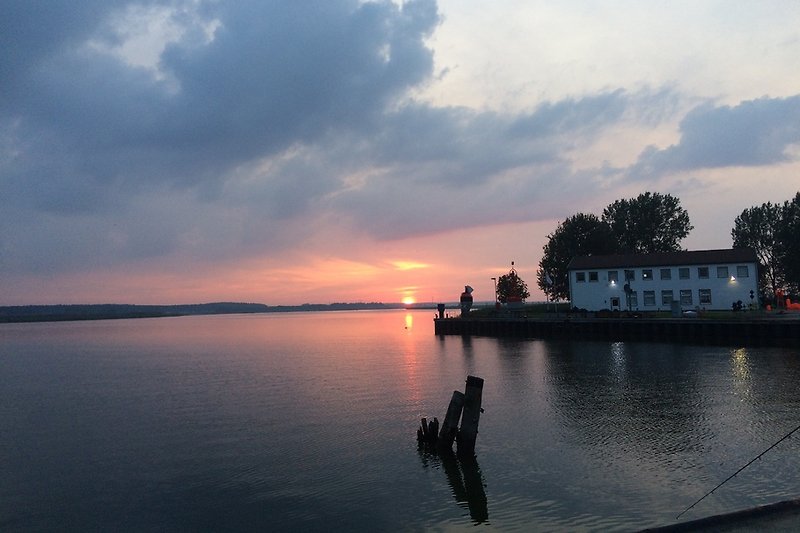 Sonnenuntergang am Hafen von Karlshagen