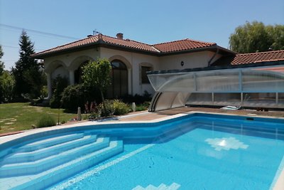 Ferienhaus mit Pool & wellness