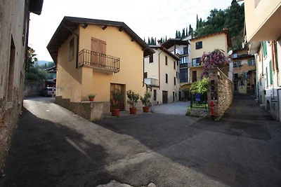Casa Marsilva, im Dorfkern,nähe See