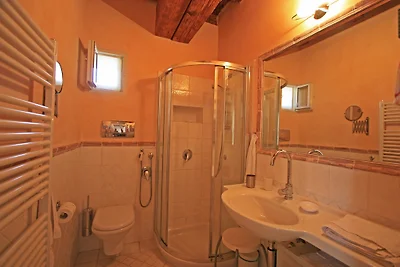 Casa Marsilva, im Dorfkern,nähe See