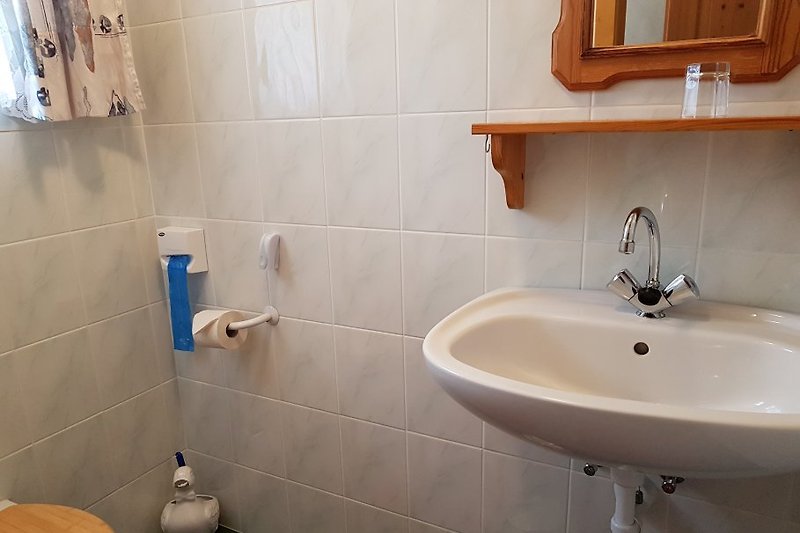 WC en wastafel op de 1e verdieping