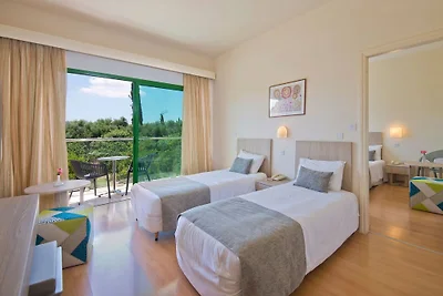 KLEINES HOTEL ZYPERN, PAPHOS, POLIS