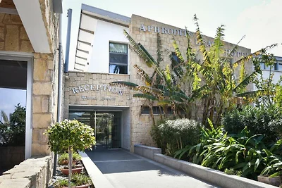 RUHIGES KLEINES STRAND HOTEL ZYPERN