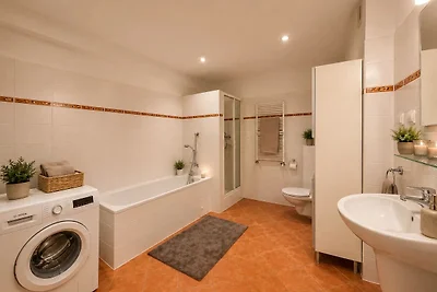 Sunny holiday apartment 3 rooms 100 sqm