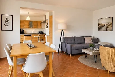 Sunny holiday apartment 3 rooms 100 sqm