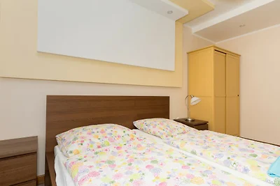 Ferienwohnung Bernstein EG oder OG