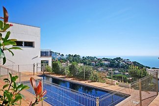 Villa Bugambilia