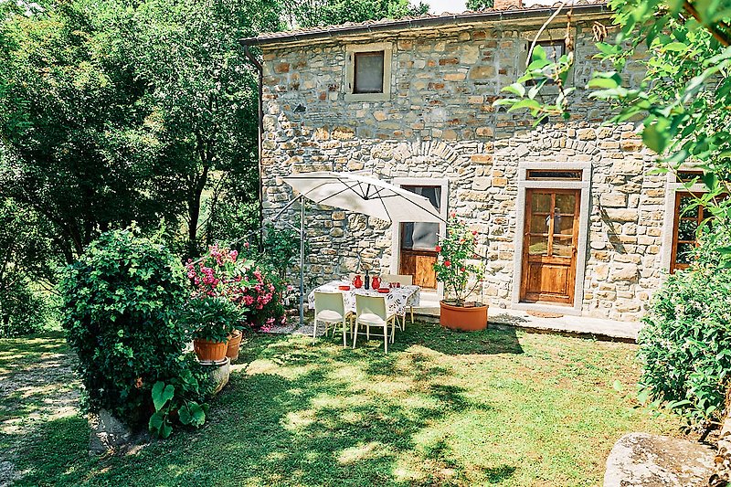 Toskana - günstige Ferienwohnung mit eigenem Garten.