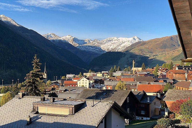 Blick auf Sedrun mit Blickrichtung zum Oberalp