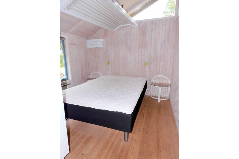 Doppelbetten (140 x 200) in den 3 Schlafzimmer und im Alkoven