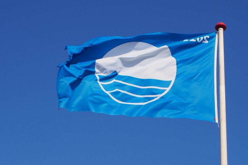 Binderup Beach has the Blue Flag: Your guarantee for water quality, sanitary facilities/safety.