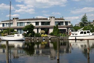 Ferienhaus Lemmer u. 11m Steganlage