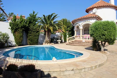 Poolvilla Flores mit Poolheizung