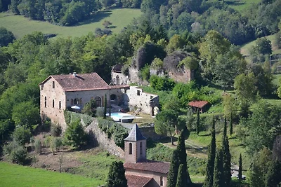 Katharerburg con piscina in Ariège