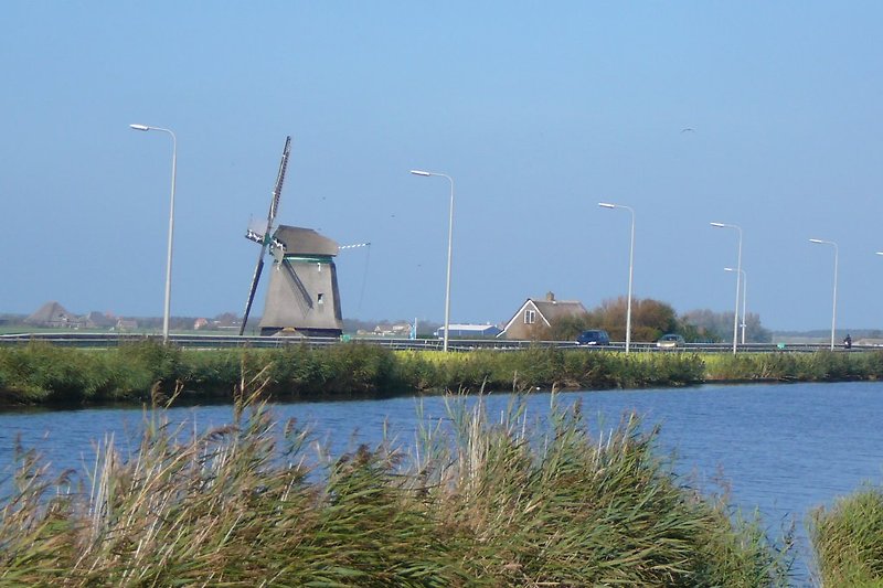 Windmühle am Kanal