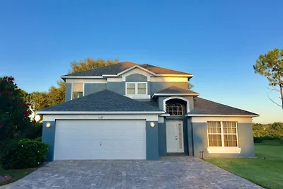 Patricks Villa, Naehe Orlando
