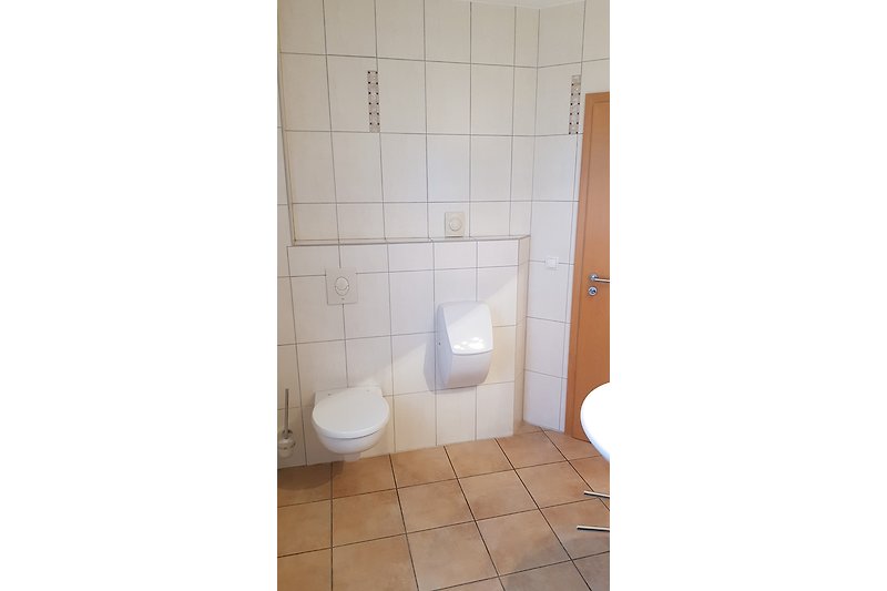 WC 1 mit Duschbad (Foto 2)